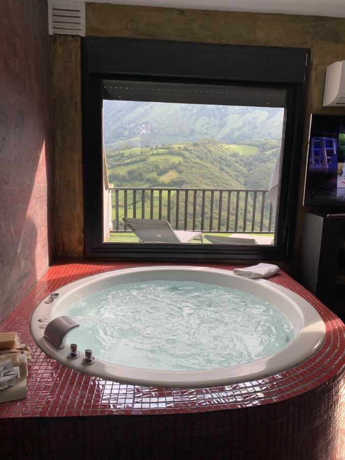 La Aldea Sonada Hotel Oviedo Kültér fotó