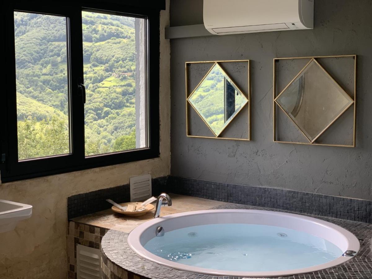 La Aldea Sonada Hotel Oviedo Kültér fotó