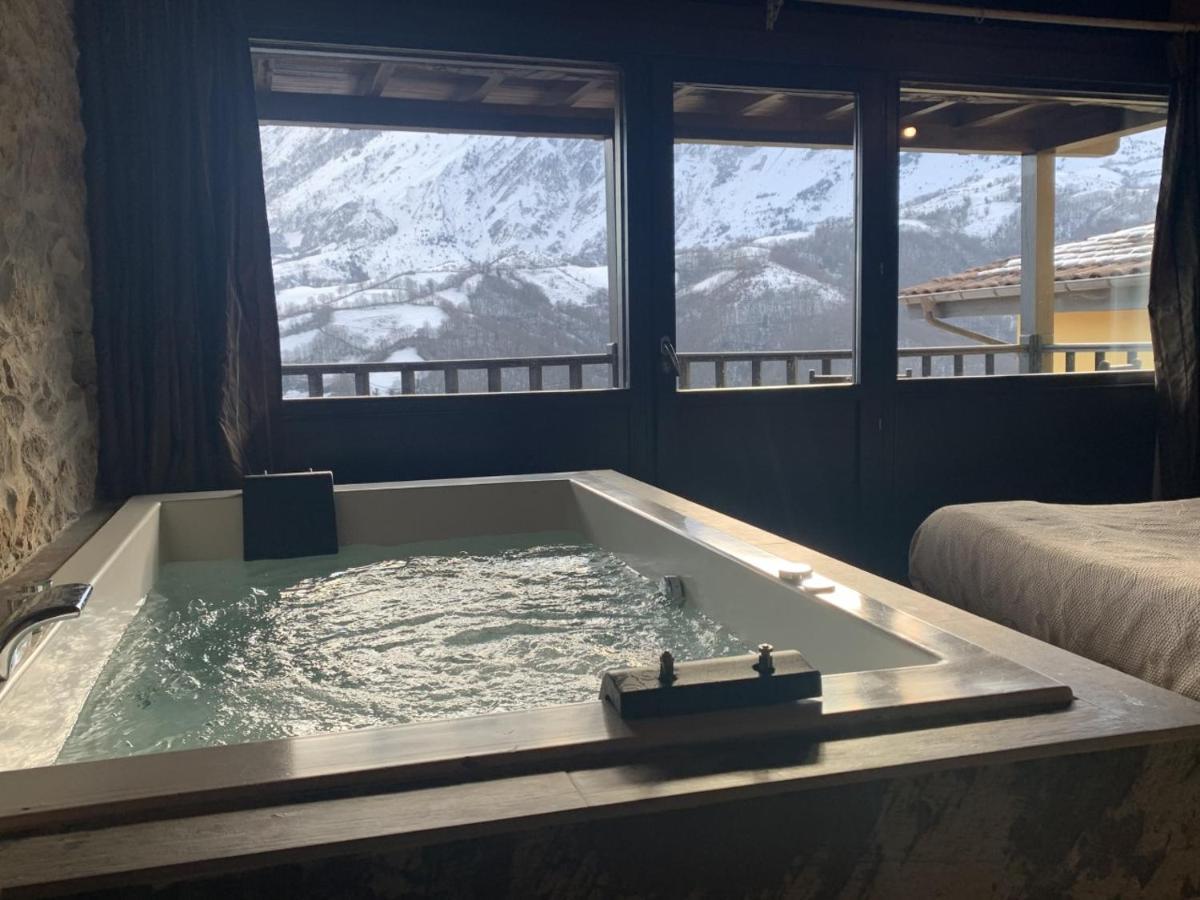 La Aldea Sonada Hotel Oviedo Kültér fotó