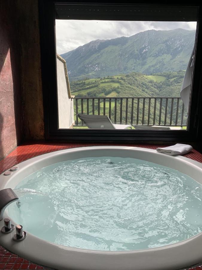 La Aldea Sonada Hotel Oviedo Kültér fotó